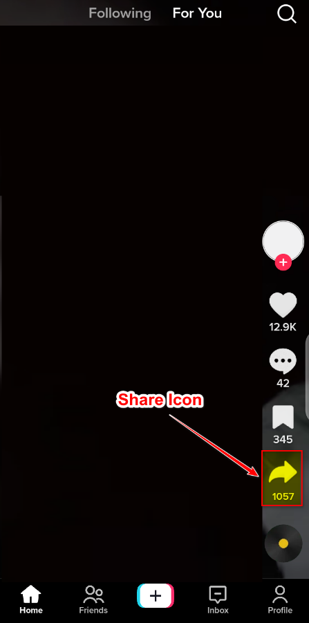   Ubique el botón Compartir. Cómo guardar un video TikTok sin marca de agua